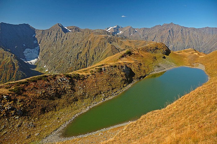 Озеро на хребте Грустном (фото С. Трепета)